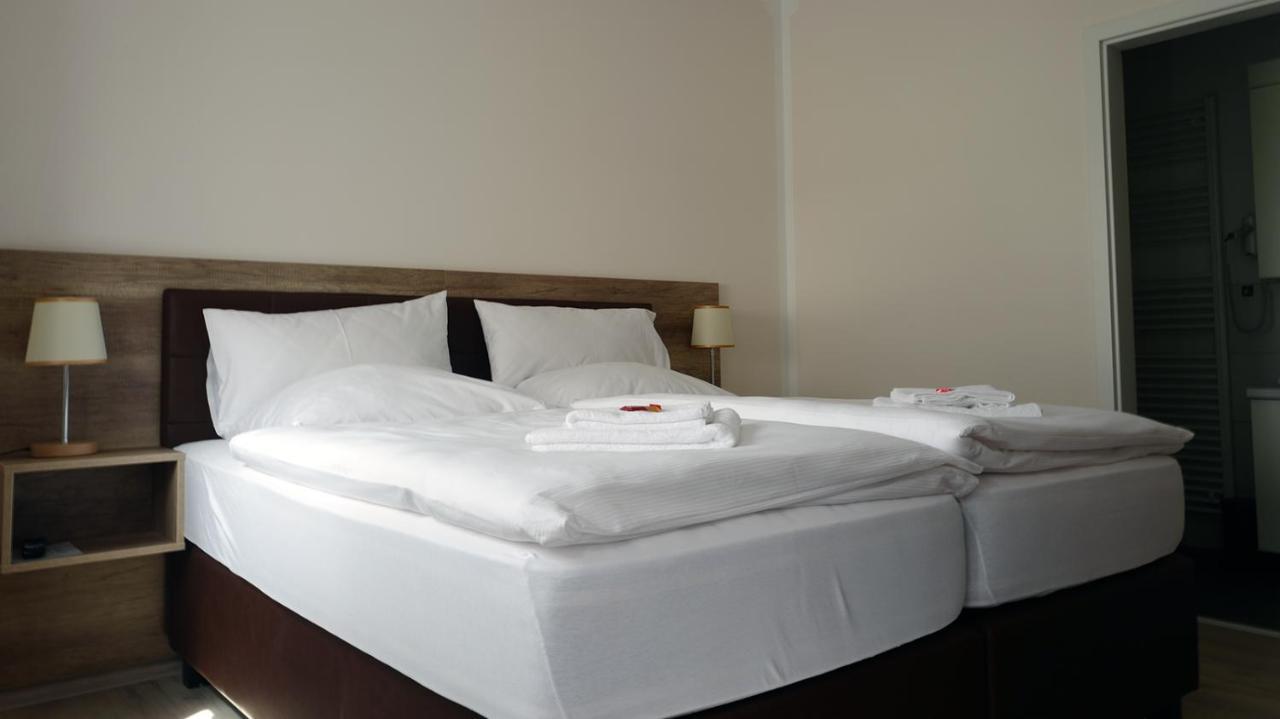 Kolpings-Gaestehaus ฮาเซลลุนเนอ ภายนอก รูปภาพ